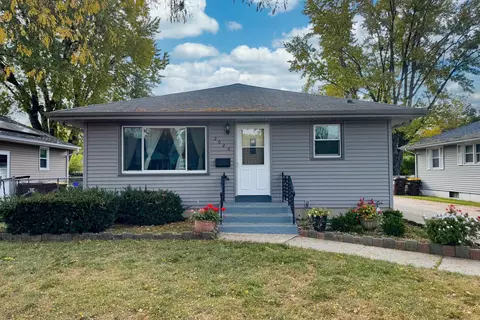 2020 Paradise Blvd, Rockford, IL 61103