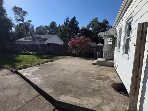 Exterior - 1908 Pierce Ave, Rockford, IL 61103 photo 3 of 8