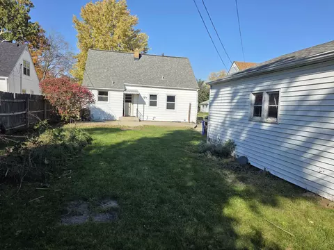 Exterior - 1908 Pierce Ave, Rockford, IL 61103 photo 7 of 8