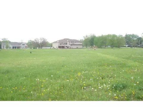 626 Genoa St, Cherry Valley, IL 61016 photo 5