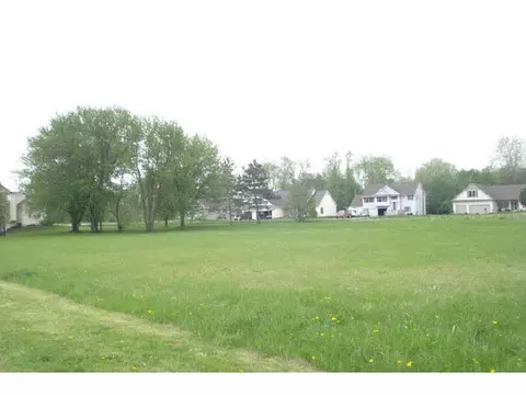 626 Genoa St, Cherry Valley, IL 61016 photo 2
