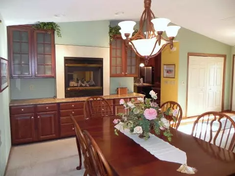 563 Baintree Rd, Lake Summerset, IL 61019 photo 2
