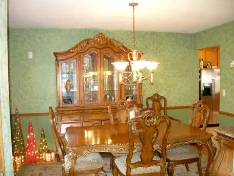 10048 Pamela Dr, Roscoe, IL 61073 photo 2