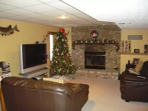 10048 Pamela Dr, Roscoe, IL 61073 photo 9