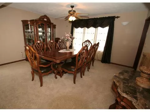 12376 Dunham Dr, Roscoe, IL 61073 photo 4
