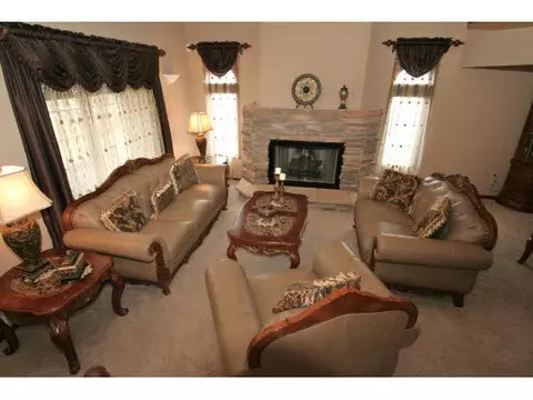 12376 Dunham Dr, Roscoe, IL 61073 photo 2