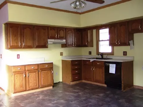 503 3rd St W, Byron, IL 61010 photo 2