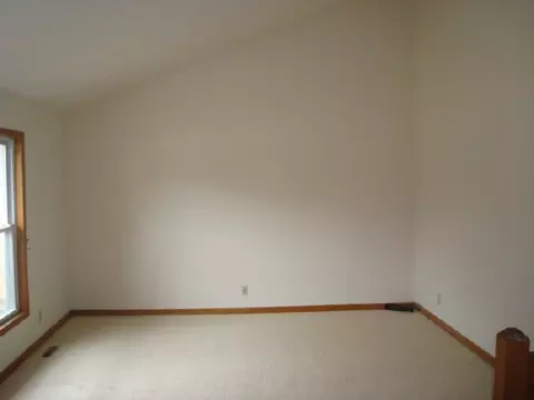 11708 Cedarbrook Rd, Roscoe, IL 61073 photo 2