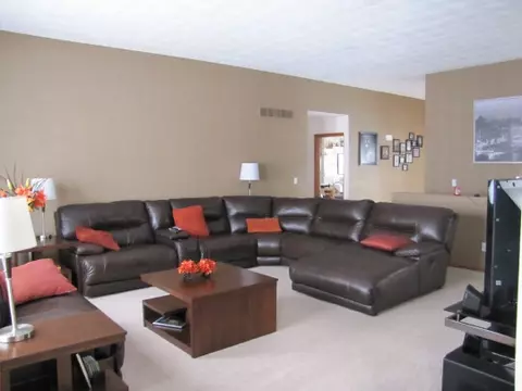 613 Overture, Roscoe, IL 61073 photo 3