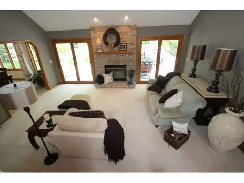 11485 Ridgecrest Dr, Roscoe, IL 61073 photo 3