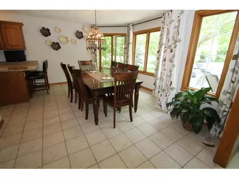 11485 Ridgecrest Dr, Roscoe, IL 61073 photo 4