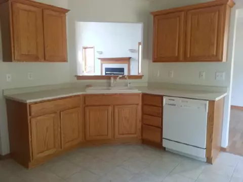 10334 Geneva Dr, Roscoe, IL 61073 photo 5