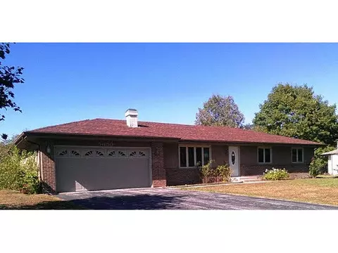 5650 Coyote Tr, Roscoe, IL 61073 photo 1