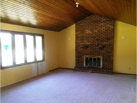 5650 Coyote Tr, Roscoe, IL 61073 photo 2