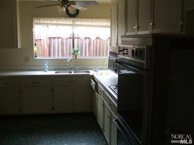 130 Cardinal Ln, Vallejo, CA 94589 photo 3