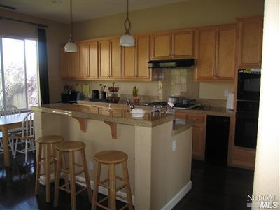 350 Decanter Cir, Windsor, CA 95492 photo 2