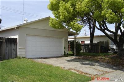 1307 Eisenhower St, Fairfield, CA 94533 photo 2