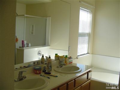 548 Pine Creek Cir, Fairfield, CA 94534 photo 7