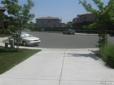 903 Walden Ct, Fairfield, CA 94533 photo 9