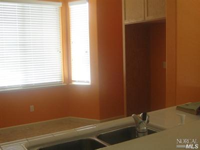 903 Walden Ct, Fairfield, CA 94533 photo 4