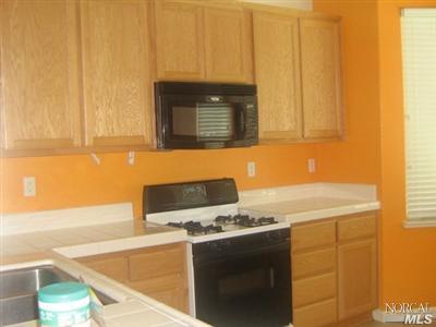 903 Walden Ct, Fairfield, CA 94533 photo 3