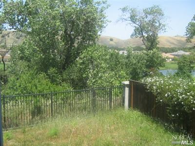 903 Walden Ct, Fairfield, CA 94533 photo 11