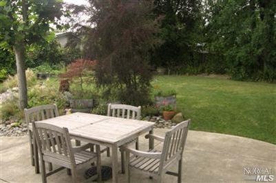 1002 Maxwell St, Healdsburg, CA 95448 photo 3