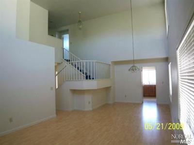 979 Griffin Dr, Vallejo, CA 94589 photo 2