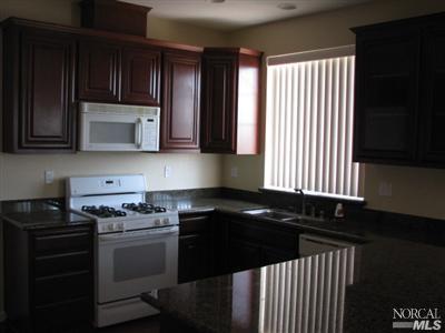 1581 Bailey Dr, Fairfield, CA 94533 photo 2