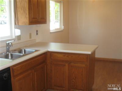 639 Lockwood Dr, Vallejo, CA 94591 photo 3