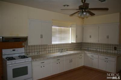 216 Amador St, Vallejo, CA 94590 photo 2