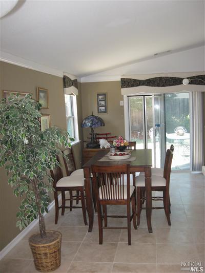 405 Bloom Dr, Dixon, CA 95620 photo 5