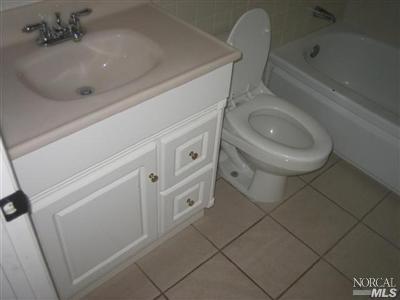 1043 Johnson St, Fairfield, CA 94533 photo 9