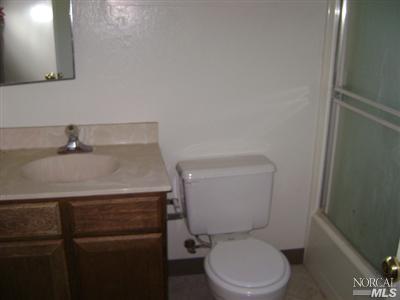 985 Justin Way, Dixon, CA 95620 photo 3