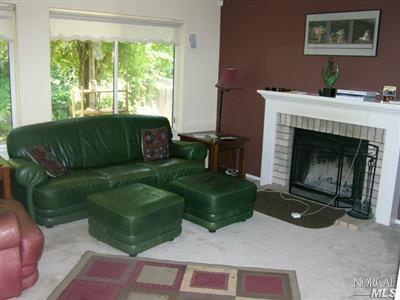 9583 Wellington Cir, Windsor, CA 95492 photo 4