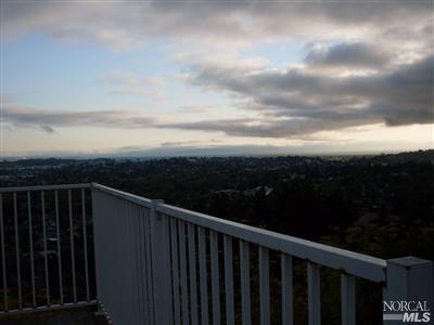 413 Skyline Dr, Vallejo, CA 94591 photo 3