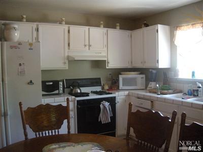 467 Quince St, Windsor, CA 95492 photo 2