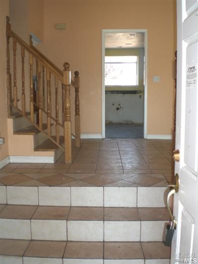 444 Phoenix Cir, Vallejo, CA 94589 photo 2