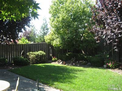 319 Sugar Maple Ln, Windsor, CA 95492 photo 2