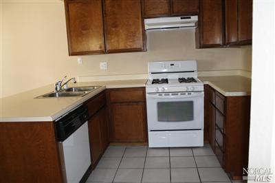 180 Raleigh Dr, Fairfield, CA 94533 photo 3