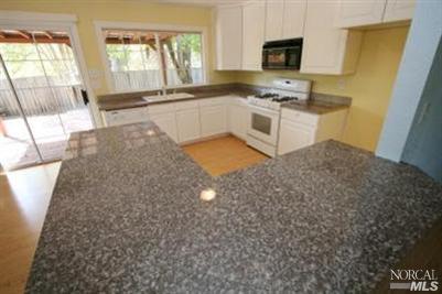 8563 Loretto Ave, Cotati, CA 94931 photo 6
