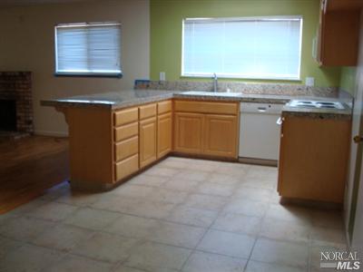 357 Honeysuckle Dr, Fairfield, CA 94533 photo 4