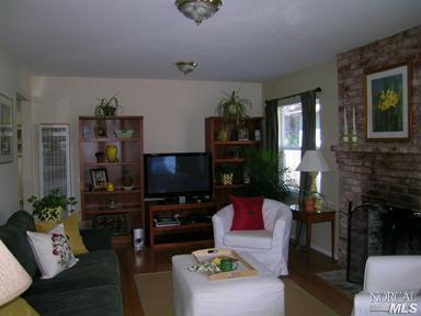 143 Edith St, Petaluma, CA 94952 photo 4