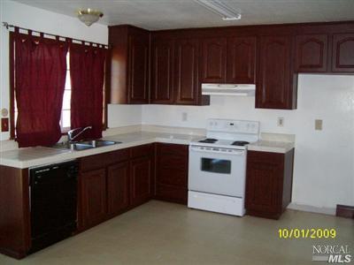 348 Amber Ave, Vallejo, CA 94589 photo 3