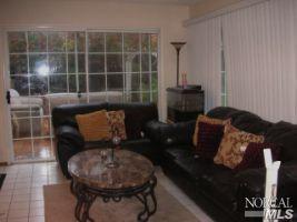 110 Agnes Ct, Vallejo, CA 94589 photo 2