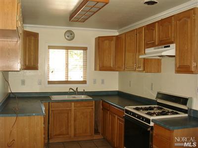 1203 Locust St, Willits, CA 95490 photo 2