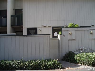 423 Freeway Dr, Napa, CA 94558 photo 2