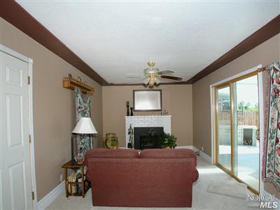 260 S 7th St, Dixon, CA 95620 photo 4