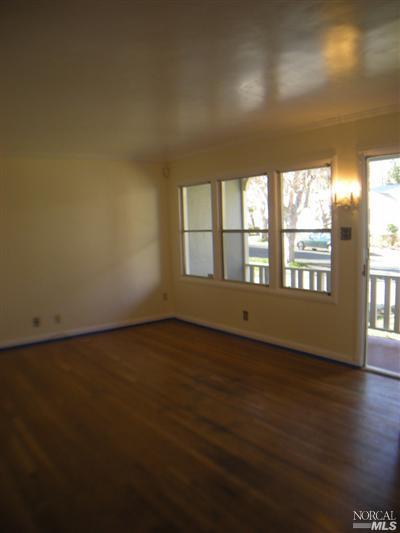 542 Cedar St, Vallejo, CA 94591 photo 2