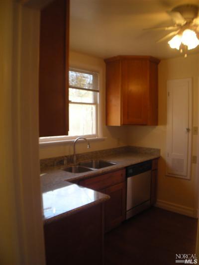 542 Cedar St, Vallejo, CA 94591 photo 4